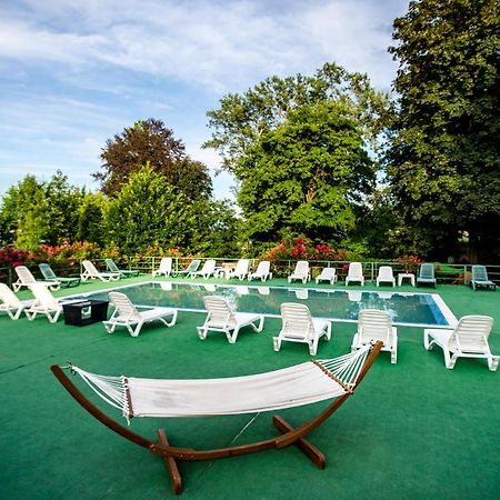 Hotel Marion Poiana Dumbraveni  Ngoại thất bức ảnh